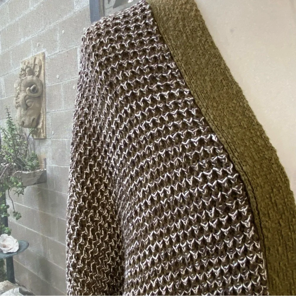 Urban Outfitters Textured Knit Open-Front Cardigan in Olive & Brown, Size S